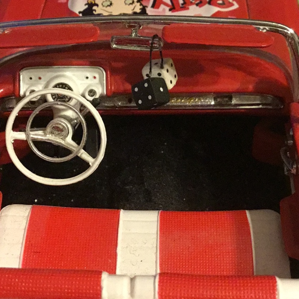 Vintage Betty Boop Red and White Convertible Toy Car - Picture 13 of 14